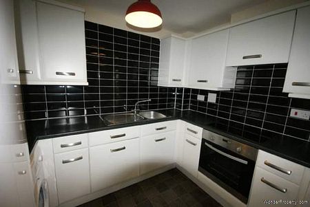 3 bedroom property to rent in Bolton - Photo 5