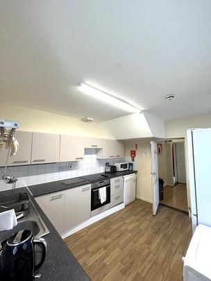 29 Malone Place, Off Lisburn Road, Belfast, BT12 5FD - Photo 1