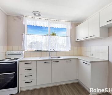 Modern 2-Bedroom Flat in the Heart of St Albans - Photo 5