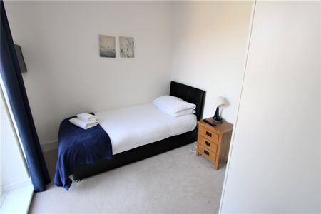 3 bedroom apartment to rent - Photo 3