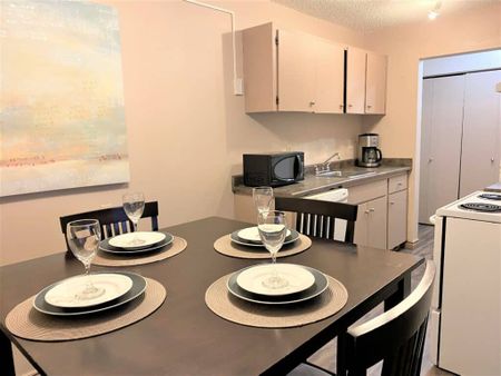 Edmonton Furnished Condo Rental in Downtown - Affordable Suite in Desirable Glenora - Photo 2