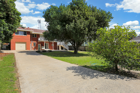 Charming Home in Prime Location - Photo 2