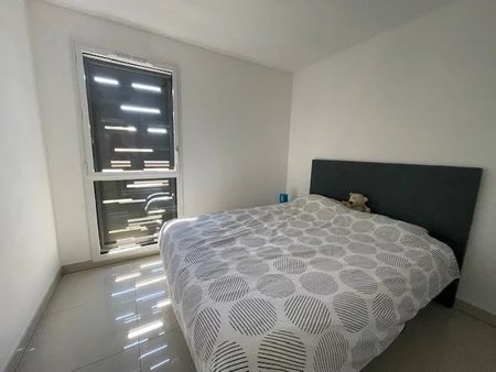 Location Appartement 3 pièces 70m² LE CANNET 06110 - Photo 4