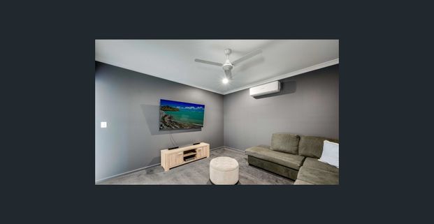 DESIGNER HOME - LUXURY FAMILY LIVING - Photo 1