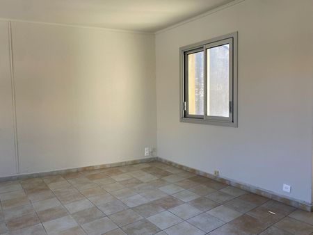 Location Appartement 3 pièces 64m² AVIGNON 84000 - Photo 5