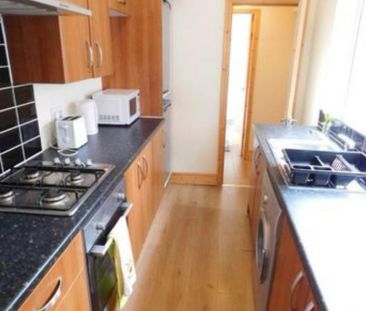 2 bedroom terraced house to rent - Photo 2