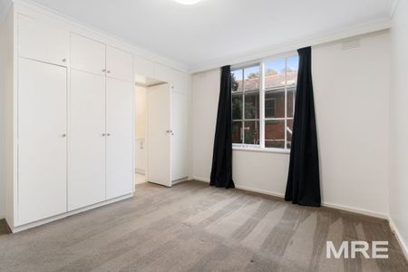 2/25 Rockley Road, South Yarra - Photo 2