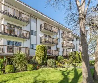 Woodridge Manor Apartments | 2230 Cadboro Bay Road, Victoria - Photo 1