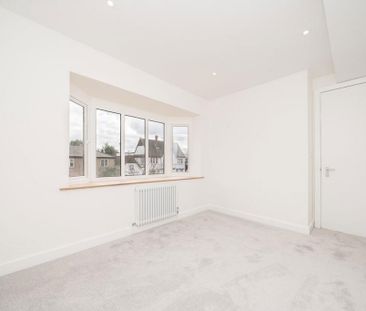 3 bedroom flat to rent - Photo 2