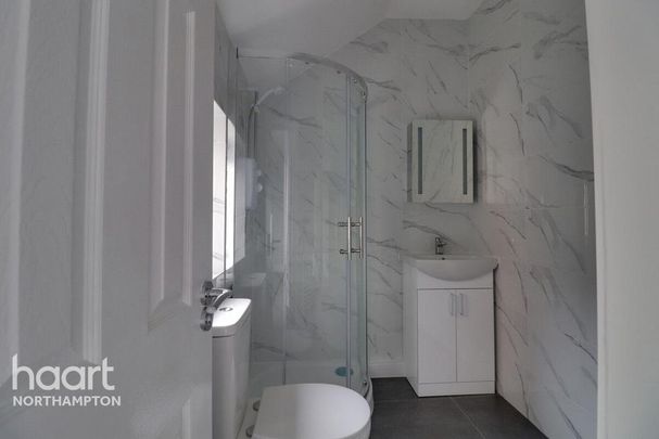 4 bedroom terraced house to rent - Photo 1