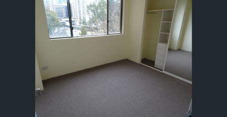 ***Modern 3 Bright & Sunny Bedrooms With Open View*** - Photo 2