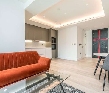 Furnished studio in Carrara Tower on the fifth floor - Photo 3