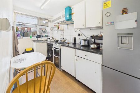 3 bedroom end of terrace house to rent - Photo 5