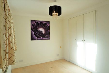 3 bedroom end of terrace house to rent - Photo 2