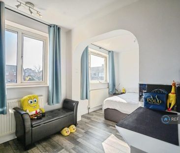 5 bedroom semi-detached house to rent - Photo 5