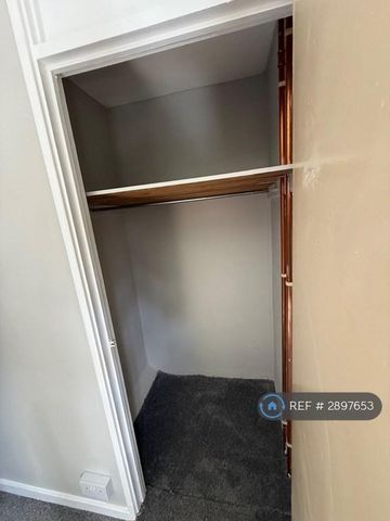 4 bedroom terraced house to rent - Photo 2