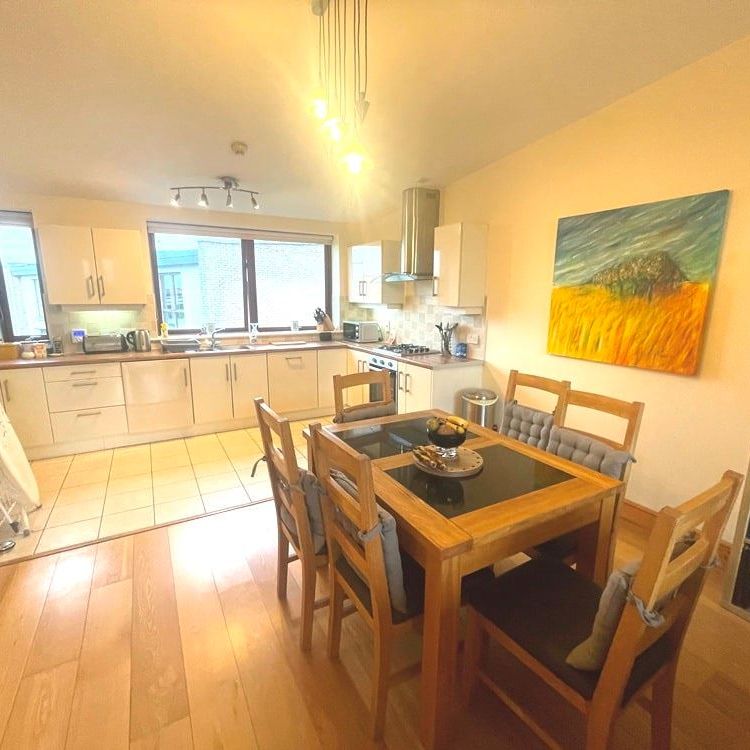 Stratton Walk, Adamstown, Co. Dublin ** HOUSE SHARE ** - Photo 1