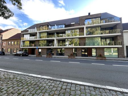 Instapklaar twee-slaapkamerappartement met zicht op stadspark te centrum Roeselare! - Foto 2