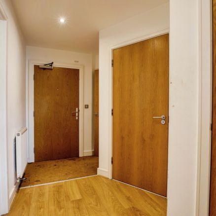 2 bedroom flat - Photo 1