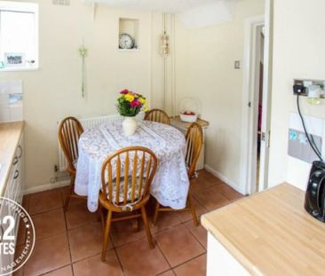 Patterdale Avenue - Cheshire - WA2 - Photo 3