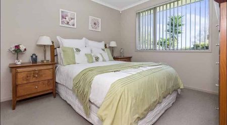 Tidy standalone 1 bedroom with garage and garden - Photo 2