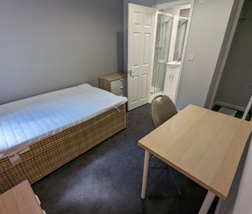 Room in a Shared House, Palmer Park Avenue, RG6 - Photo 6