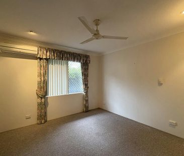 WELL PRESENTED UNIT IN PRIME LOCATION - Photo 2