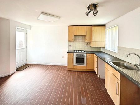 3 bedroom semi-detached house to rent - Photo 5