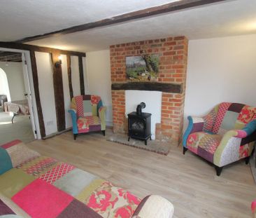 3 bedroom end of terrace house to rent - Photo 2