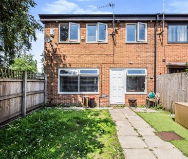 3 bedroom end of terrace house to rent - Photo 4