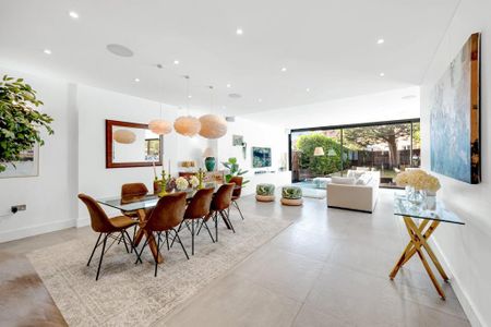 4 bedroom semi-detached house to rent - Photo 5