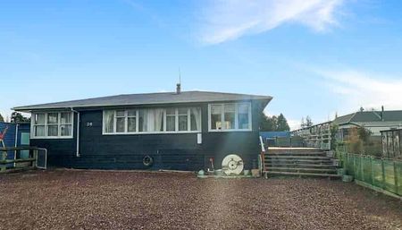 Furnished three bedroom - Photo 3