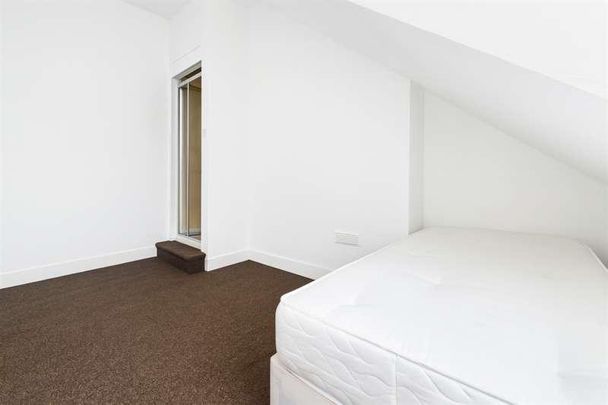 Wickham Lane, London, SE2 - Photo 1
