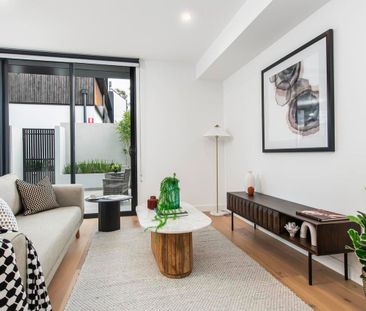 8/146 Beverley Street, Doncaster East VIC 3109 - Townhouse For Rent... - Photo 2