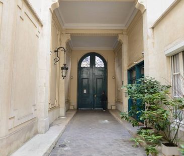 Logement à Paris, Location meublée - Studio T1 - Gare Saint Lazare ... - Photo 4