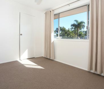 Freshly Updated Townhouse with Pool Access in Central Nerang Location - Photo 3