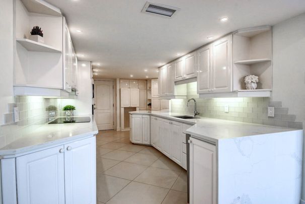 Condo for rent, Montréal (Saint-Laurent) - Photo 1