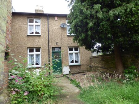 Semi Detached House - Photo 5