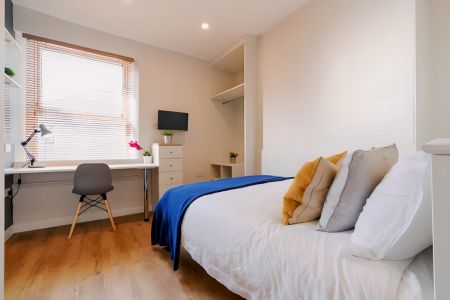 8 Bedrooms - Photo 3