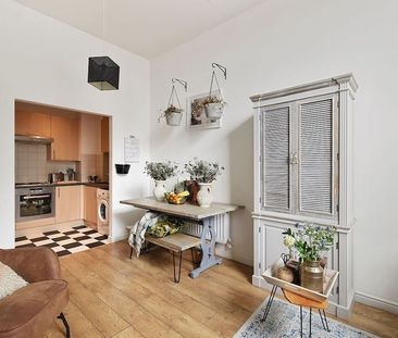 2 Bed Flat, Garratt Lane, SW18 - Photo 1