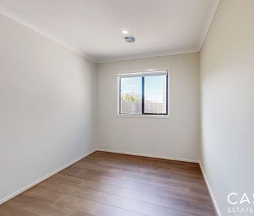 Contemporary Comfort in Clyde North - Photo 4