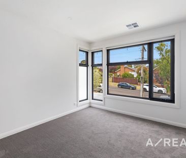 Almost Brand-New Designer Townhouse – Street frontage, Walk to Stat... - Photo 3