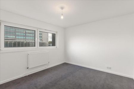 4 bedroom terraced house to rent - Photo 5