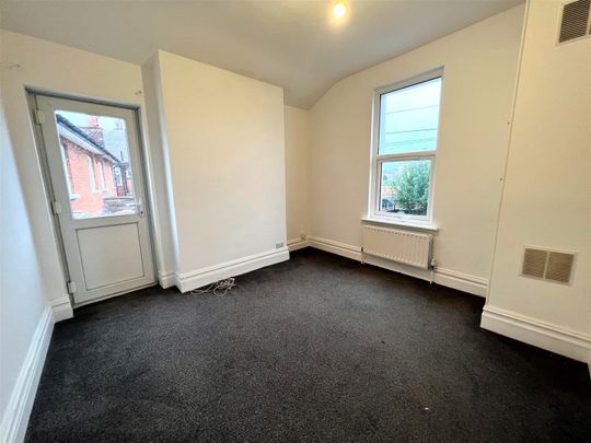 Leigh Road, Leigh-On-Sea - Photo 1