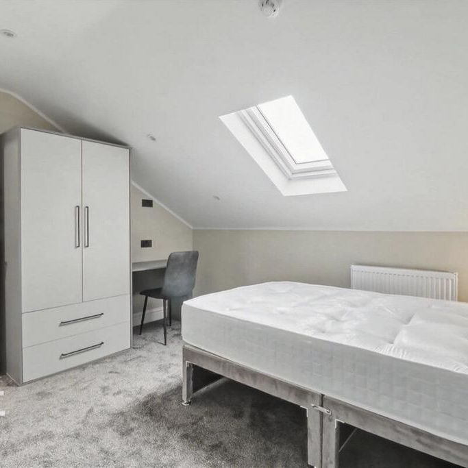 1 bedroom in a house share to rent - Photo 1