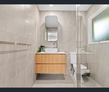 Light Filled & Stunning Family Home - Photo 2