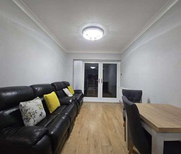 Wimborne Avenue, Hayes, UB4 - Photo 2