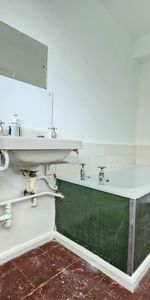 Studio Flat, Rockley Court, W14 - Photo 4