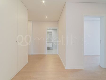2 room luxury Apartment for rent in Amadora, Lisbon - Photo 4