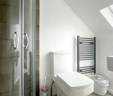 2 bedroom property to rent - Photo 1